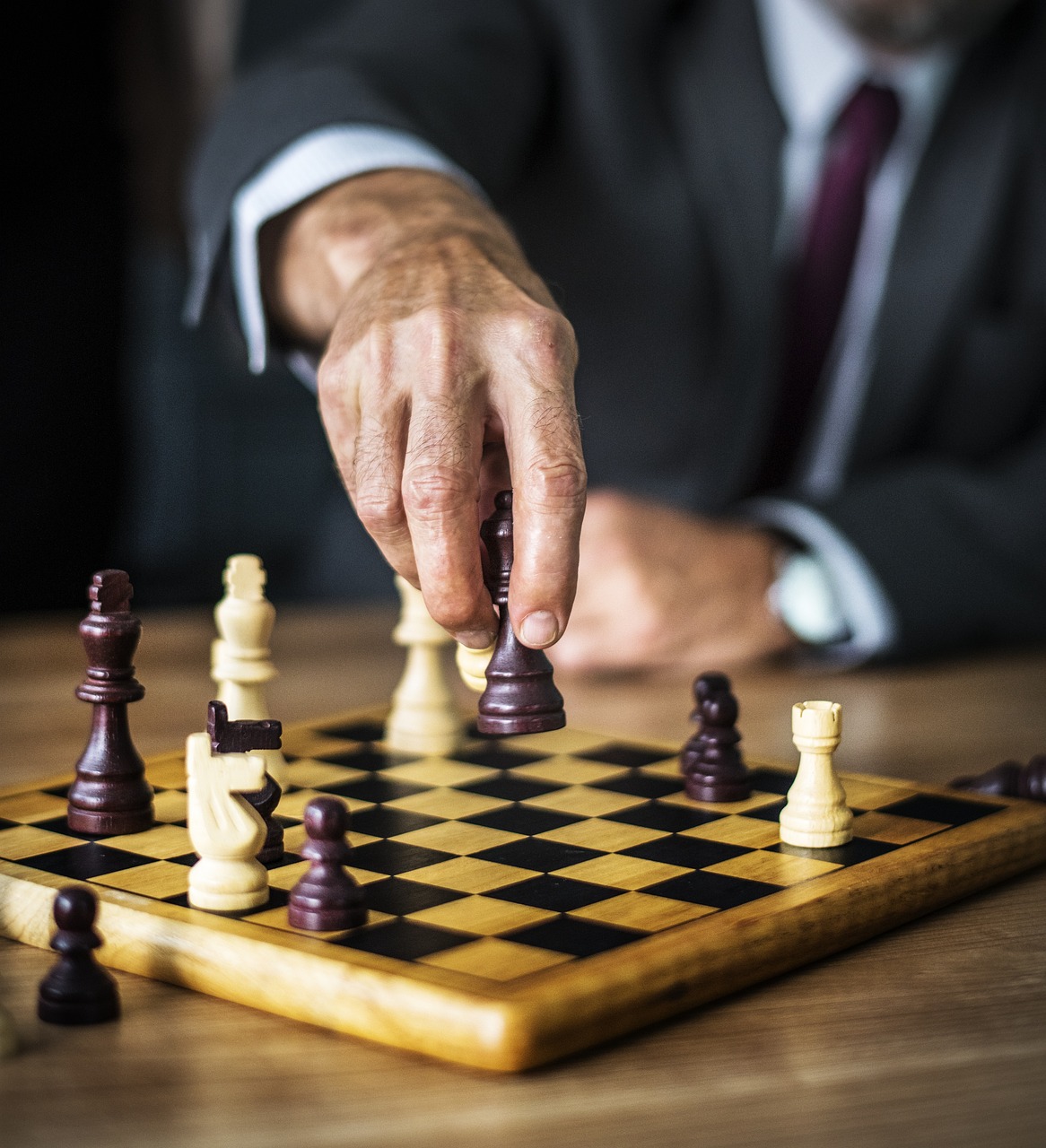 全新PC战棋游戏，策略与战术的完美融合