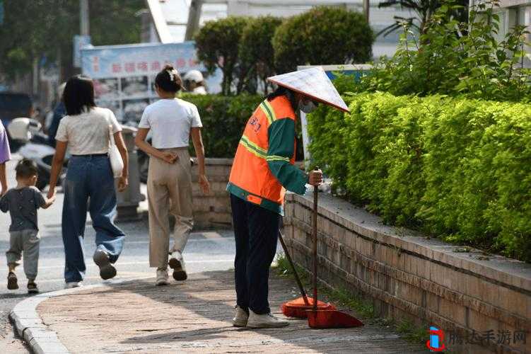 老谢小区保安赵敏老师：平凡岗位上的坚守与奉献