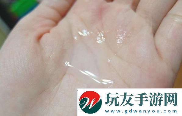 内容丰富美女13流出白色液体友：如此惊悚的画面引发热议