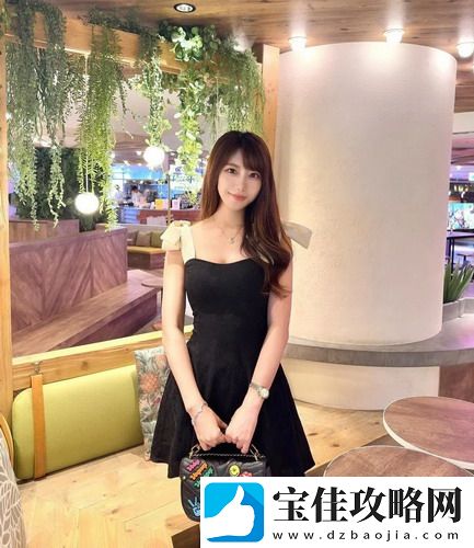 女性坐着扦插bb，家居绿意盎然，网友：真是太实用了！