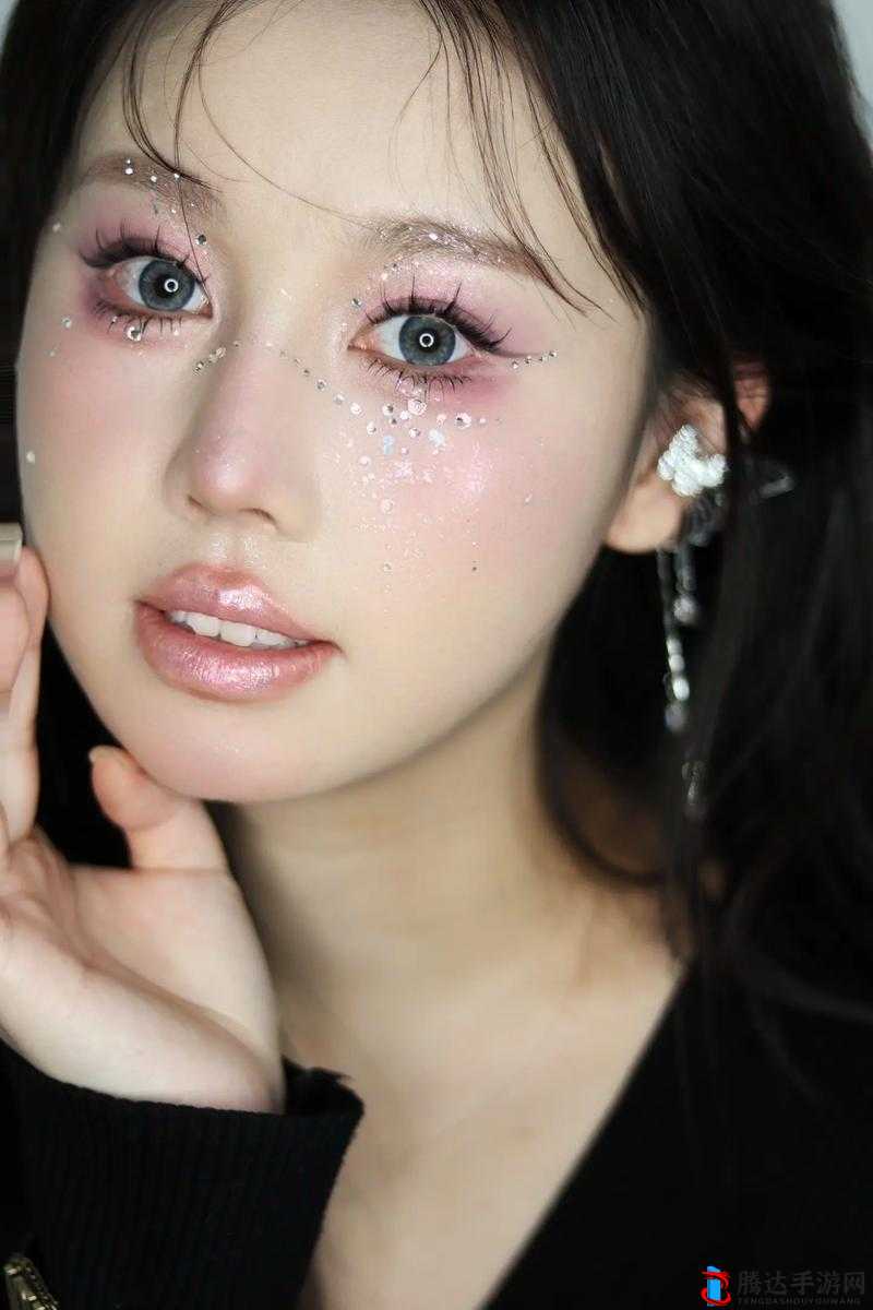 持久定妆:玉女桃花轻蜜粉,打造桃花般妆容