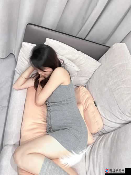 如何把自己变成喷泉夹枕头的奇妙探索与实践
