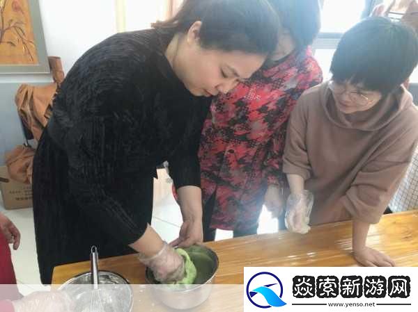 内蒙古退休阿姨寻找第二春：1.-内蒙古退休阿姨勇闯爱情新天地