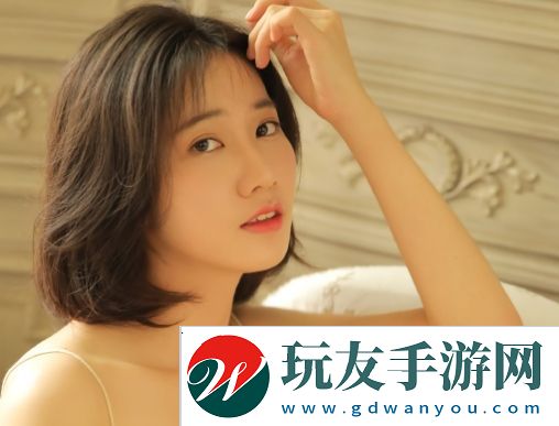 女学生被 c 扒衣服英文网站隐秘内容引争议，网友：为何如此触目惊心！