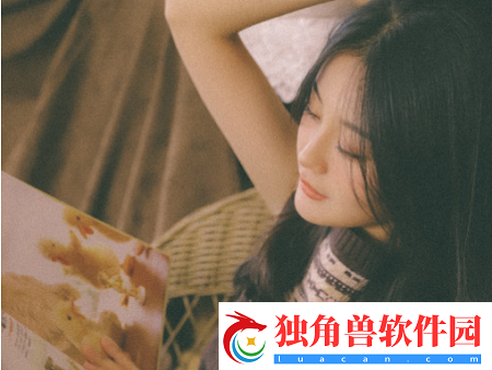 两峰夹小溪地湿又无泥诗：山水间的清幽胜境-诗意栖息的自然天堂！