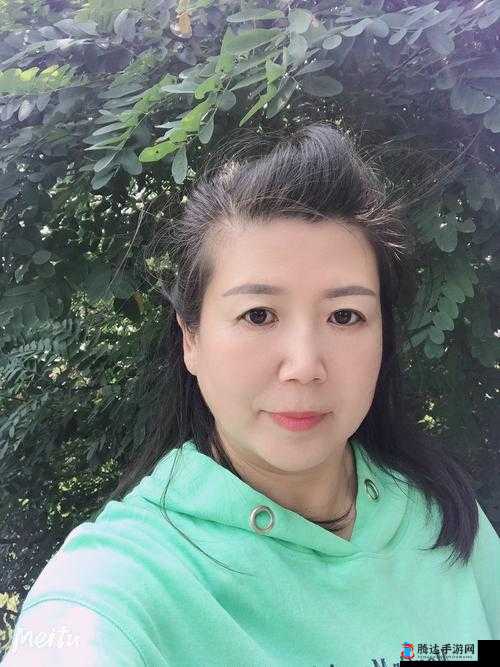 兰姨不敢发出一点声音怕吵醒风:只因对风的深深关爱与疼惜