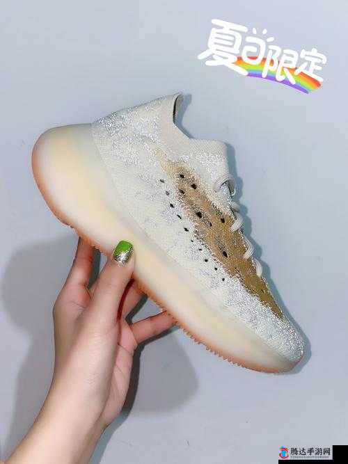 YEEZY380 蜜桃粉满天：梦幻之粉，点亮你的时尚之旅