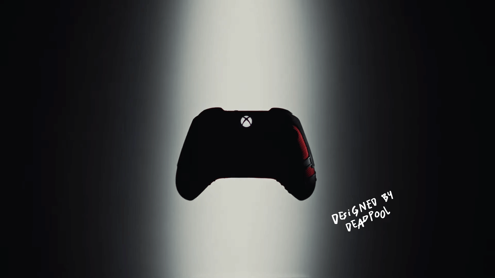 《死侍》限定款Xbox手柄公布 独特圆润翘臀造型_红猪下载站hongpig.com