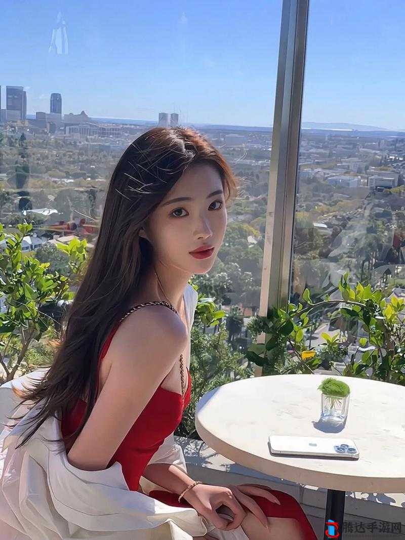 超级 YIN 荡的高中女学生 H 女主播:颜值超高令人着迷