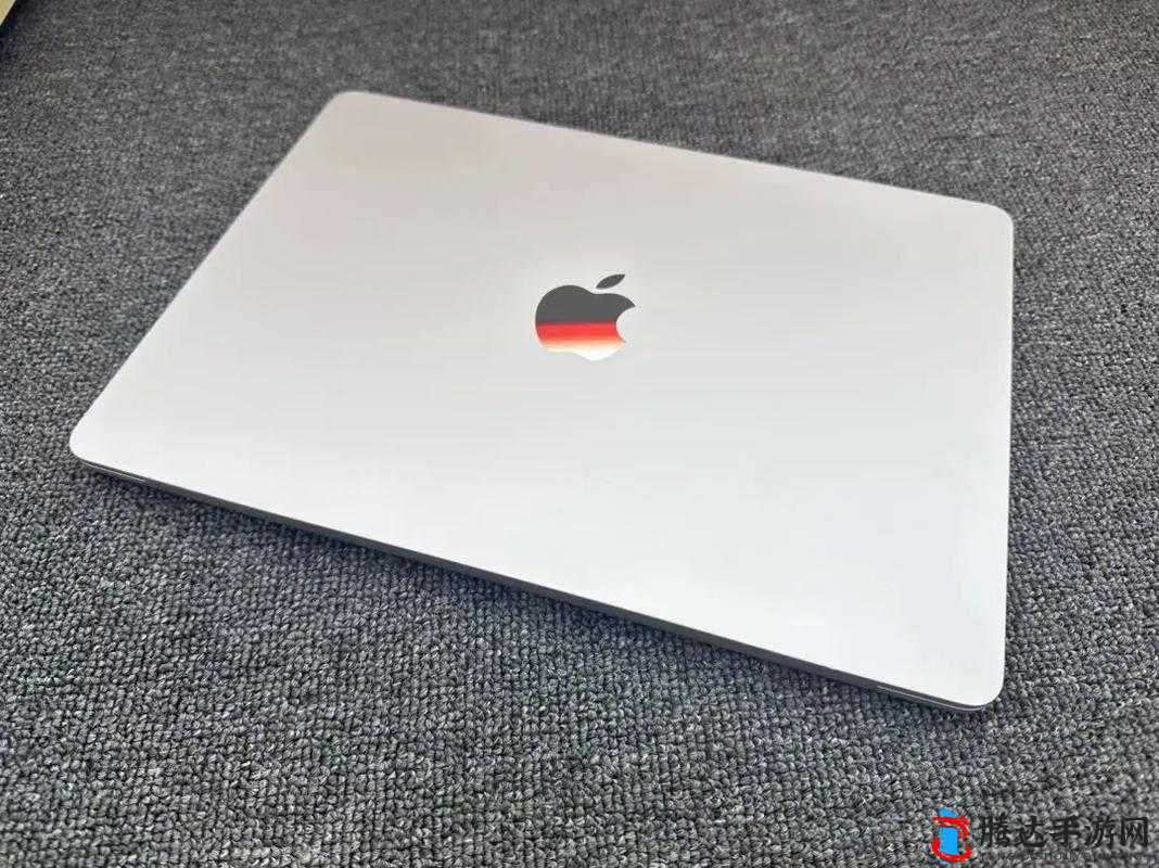 午夜色 MacBook：展现独特魅力与强大功能的极致便携电脑