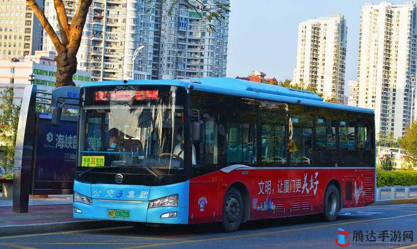 小男生在公交车上遭遇 HR 侵犯这一令人痛心的事件