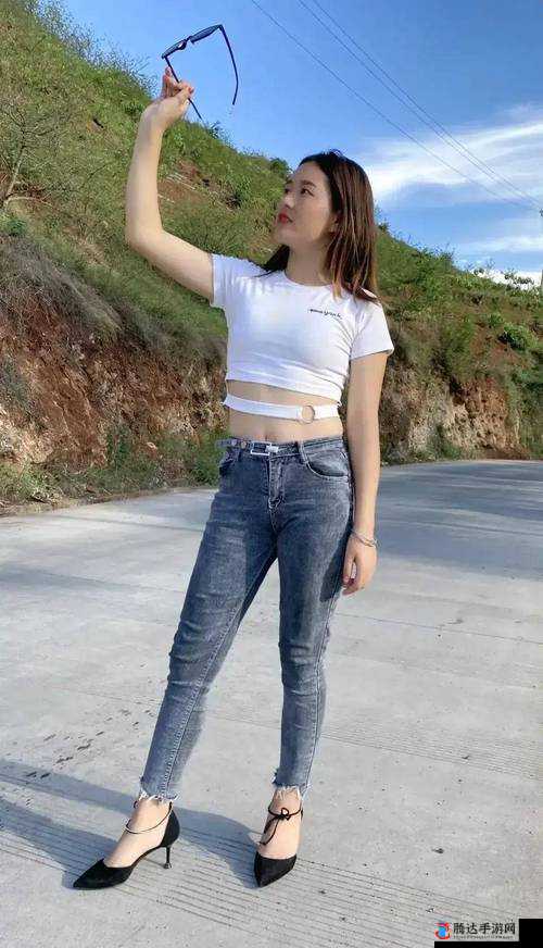 美女%100露尿道:窥探人性的底线