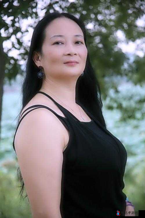 Outrapay 中老年**:魅力与智慧的绽放
