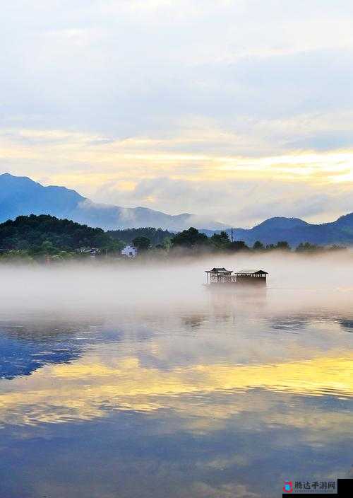 桃花洞口溪水潺潺,那是怎样的静谧景象呀