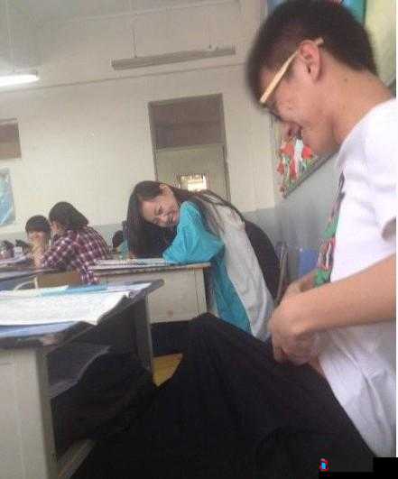 海角社区**不雅照片引发热议及相关探讨