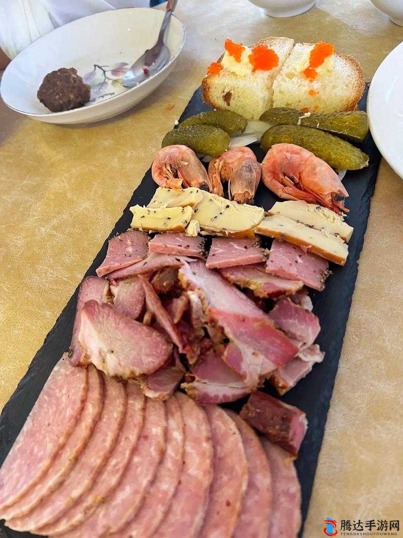 极品俄罗斯特色美食与文化风情展现:探寻其独特魅力
