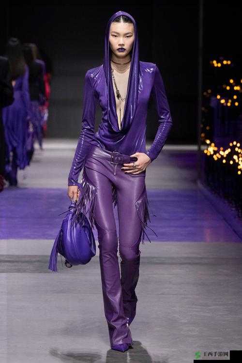 VERSACE 女士:时尚界的璀璨之星
