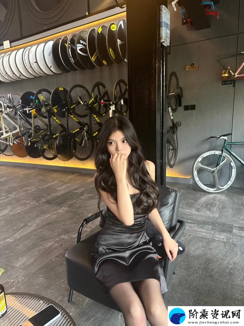 中国大陆女rapper18岁仙-网友：她的才华令人刮目相看