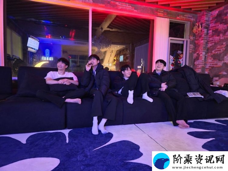 DK战队Coo晒团建合照